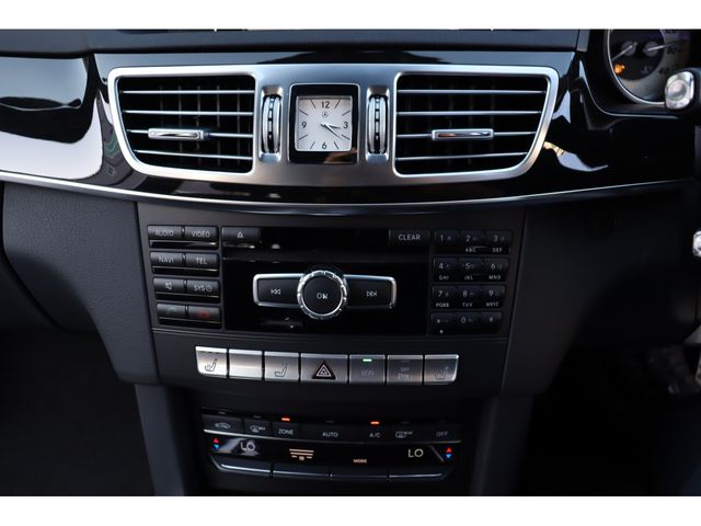 Mercedes Benz E-CLASS 2014-01 1464114-13