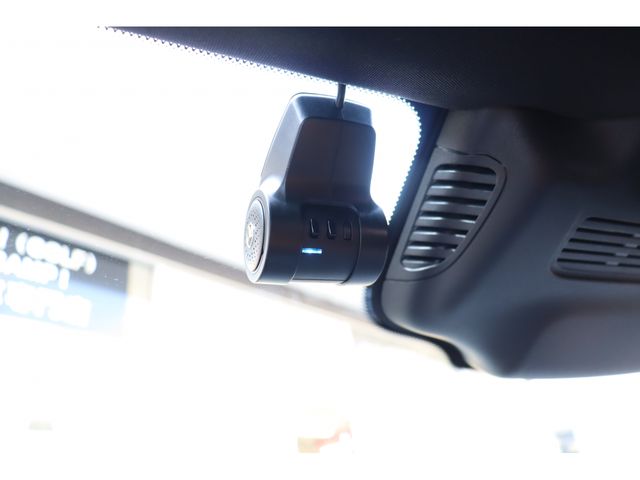 Mercedes Benz E-CLASS 2014-01 1464114-15