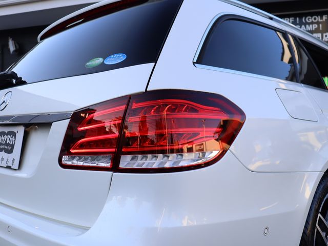 Mercedes Benz E-CLASS 2014-01 1464114-22
