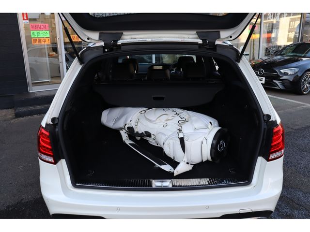 Mercedes Benz E-CLASS 2014-01 1464114-23