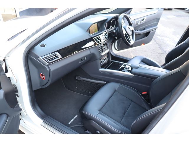 Mercedes Benz E-CLASS 2014-01 1464114-5