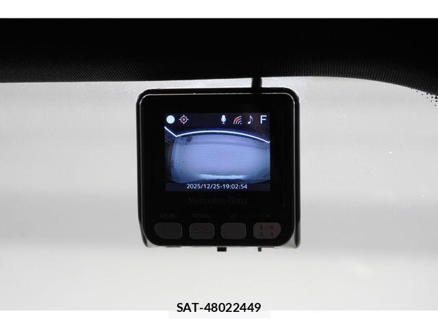 Mercedes Benz E-CLASS 2021-09 2100065-18