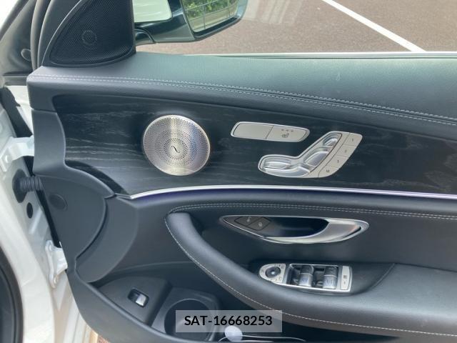 Mercedes Benz E-CLASS 2022-09 5871819-18