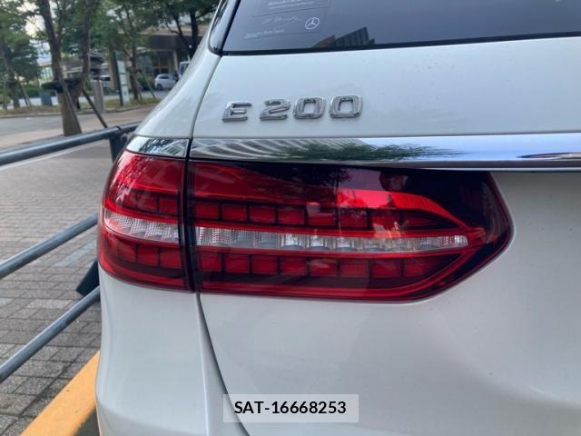 Mercedes Benz E-CLASS 2022-09 5871819-4