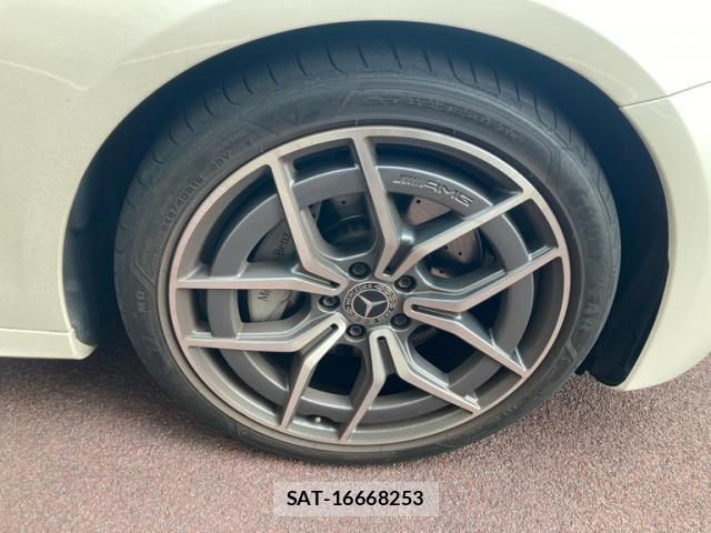 Mercedes Benz E-CLASS 2022-09 5871819-6