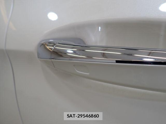 Mercedes Benz E-CLASS 2022-03 6613171-10