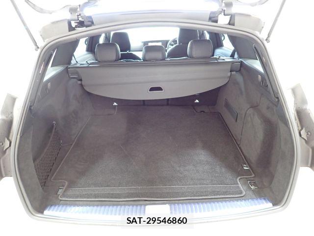 Mercedes Benz E-CLASS 2022-03 6613171-22
