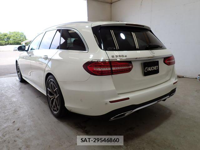 Mercedes Benz E-CLASS 2022-03 6613171-2