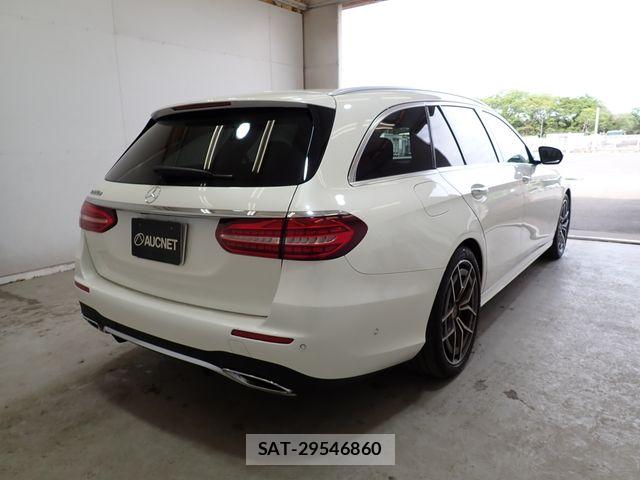 Mercedes Benz E-CLASS 2022-03 6613171-7