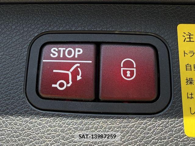 Mercedes Benz E-CLASS 2017-05 7020881-15