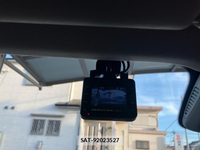 Mercedes Benz E-CLASS 2017-07 7221598-18
