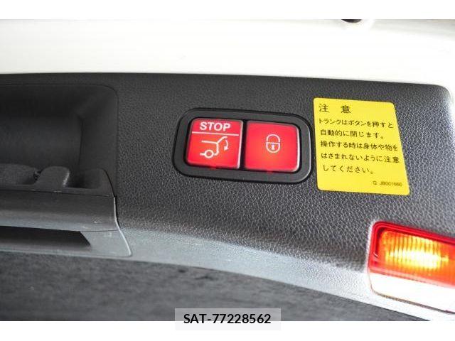 Mercedes Benz E-CLASS 2014-09 7455715-21