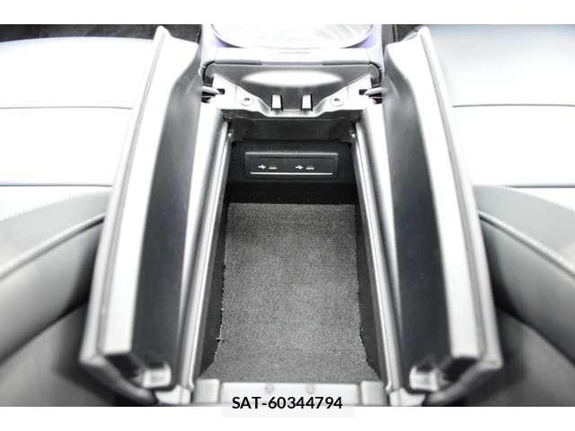 Mercedes Benz E-CLASS 2021-03 7455712-23