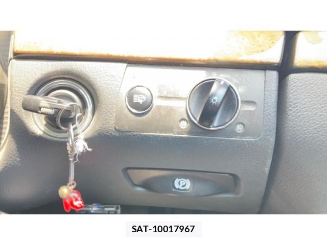 Mercedes Benz E-CLASS 2005-12 7501457-16