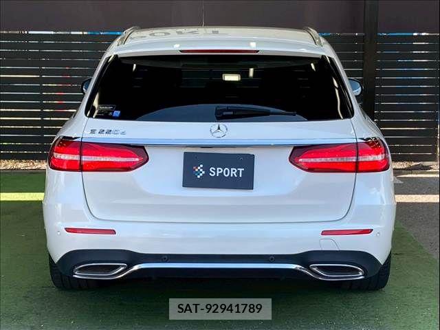 Mercedes Benz E-CLASS 2017-03 7501454-13