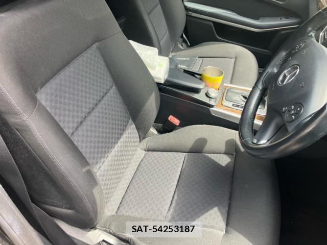 Mercedes Benz E-CLASS 2011-03 7786939-15