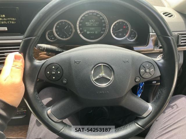 Mercedes Benz E-CLASS 2011-03 7786939-17