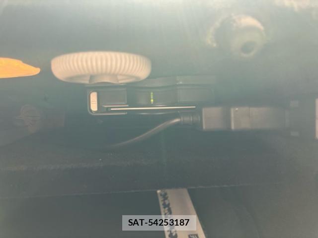 Mercedes Benz E-CLASS 2011-03 7786939-20