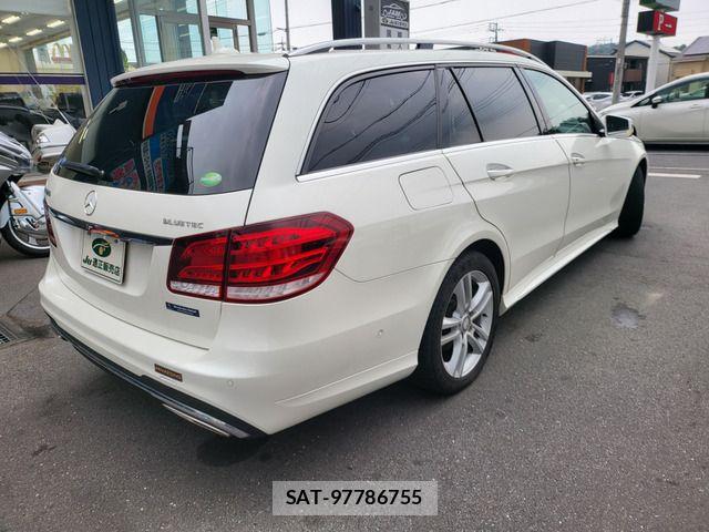 Mercedes Benz E-CLASS 2015-06 7877693-17