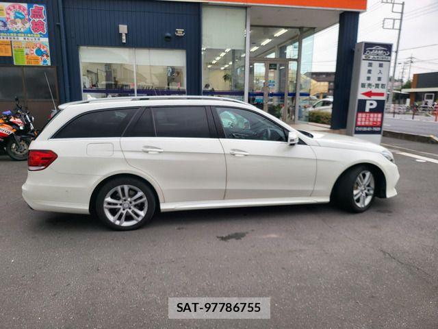 Mercedes Benz E-CLASS 2015-06 7877693-18