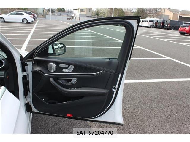 Mercedes Benz E-CLASS 2021-03 8036683-23