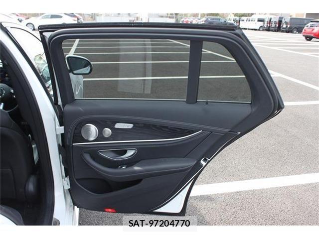 Mercedes Benz E-CLASS 2021-03 8036683-26