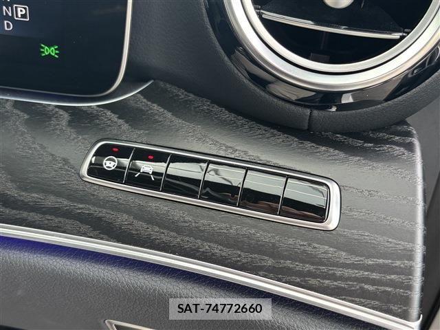 Mercedes Benz E-CLASS 2017-09 8036685-10