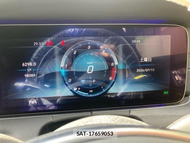 Mercedes Benz E-CLASS 2018-02 8036686-17