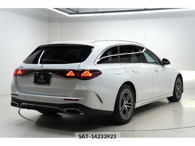 Mercedes Benz E-CLASS 2024-02 8074543-4