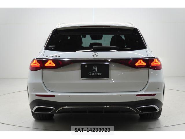 Mercedes Benz E-CLASS 2024-02 8074543-5