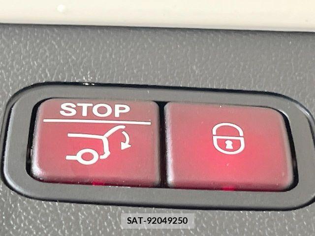 Mercedes Benz E-CLASS 2016-03 8100377-5