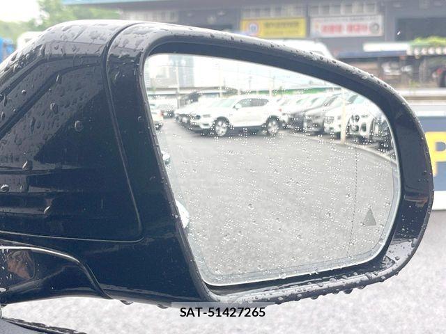 Mercedes Benz E-CLASS 2017-10 8131182-6
