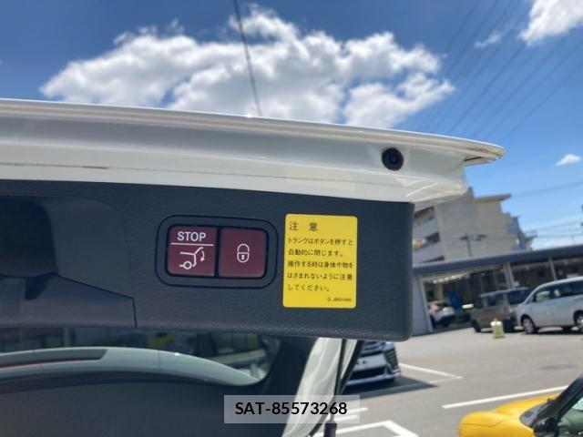 Mercedes Benz E-CLASS 2017-08 8158788-13