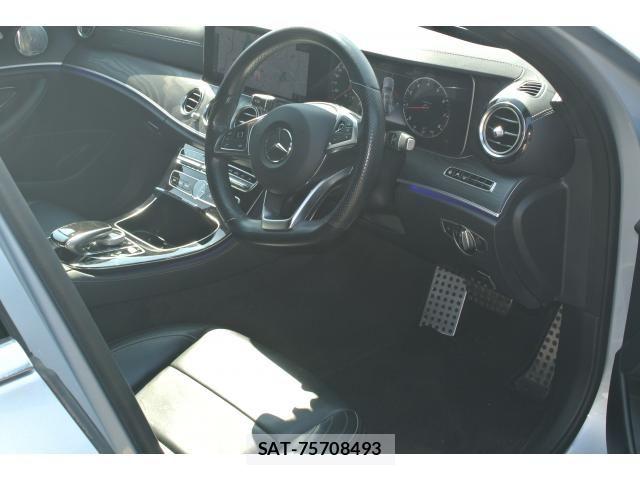 Mercedes Benz E-CLASS 2017-06 8158786-4