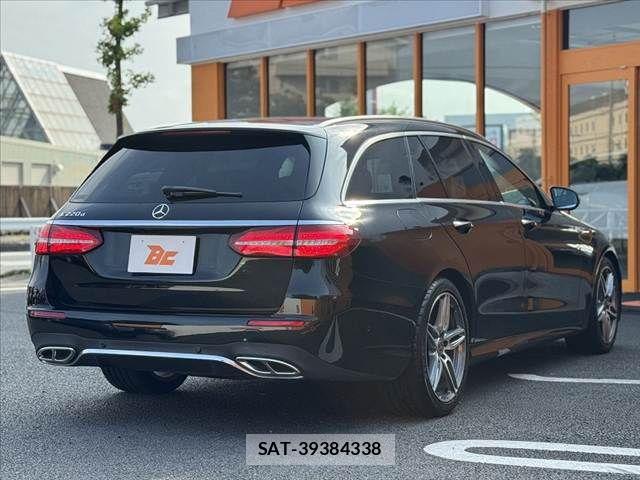 Mercedes Benz E-CLASS 2018-01 8208656-12