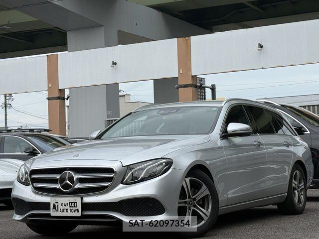 Mercedes Benz E-CLASS 2017-08 8208657-0