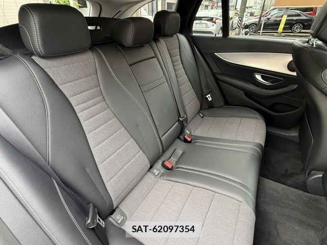 Mercedes Benz E-CLASS 2017-08 8208657-13