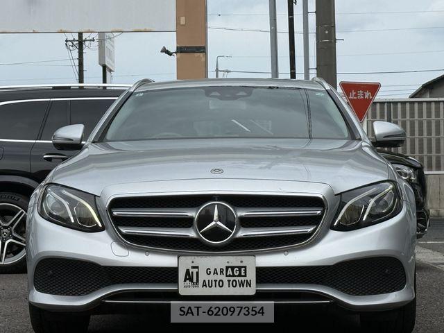 Mercedes Benz E-CLASS 2017-08 8208657-1