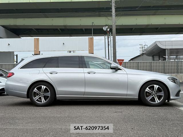 Mercedes Benz E-CLASS 2017-08 8208657-7