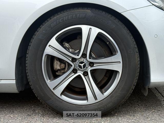 Mercedes Benz E-CLASS 2017-08 8208657-8