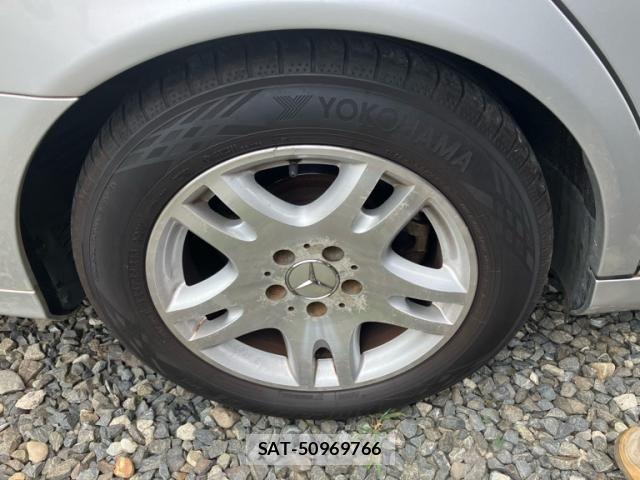 Mercedes Benz E-CLASS 2004-06 8208660-4
