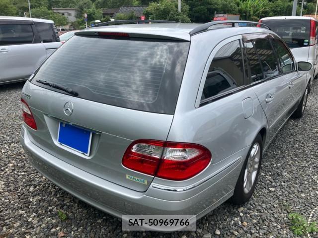 Mercedes Benz E-CLASS 2004-06 8208660-5