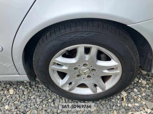 Mercedes Benz E-CLASS 2004-06 8208660-7