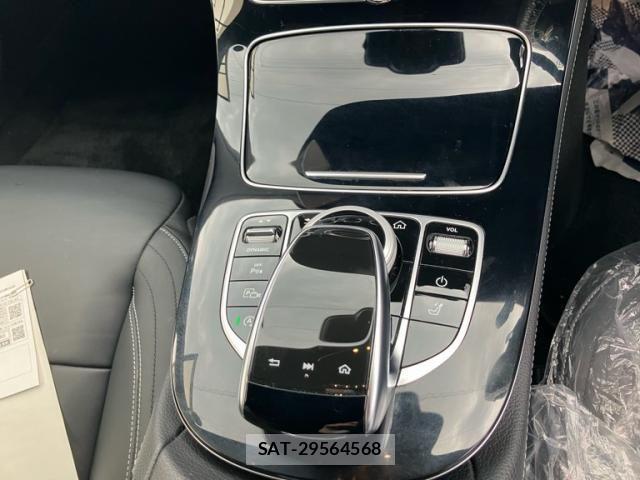 Mercedes Benz E-CLASS 2017-07 8208653-22