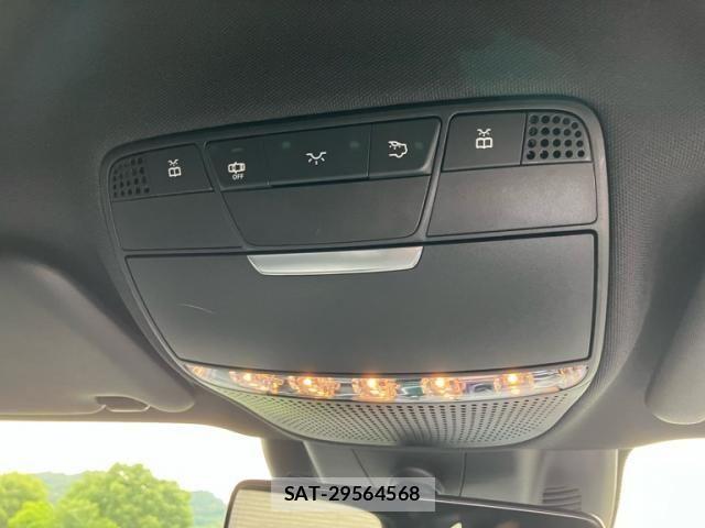 Mercedes Benz E-CLASS 2017-07 8208653-23