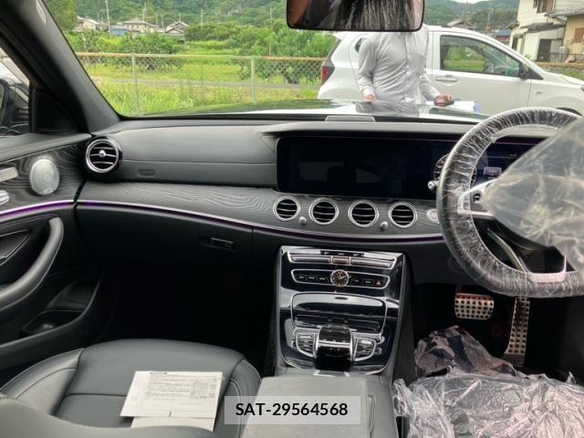 Mercedes Benz E-CLASS 2017-07 8208653-25