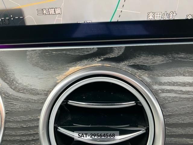 Mercedes Benz E-CLASS 2017-07 8208653-28