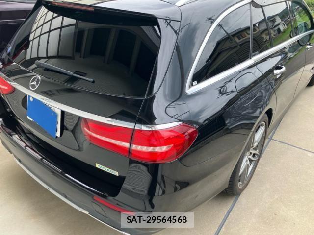 Mercedes Benz E-CLASS 2017-07 8208653-2