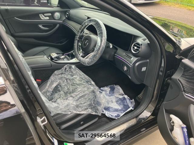Mercedes Benz E-CLASS 2017-07 8208653-6
