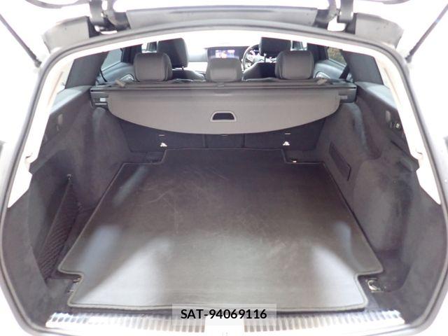 Mercedes Benz E-CLASS 2017-09 8245878-26